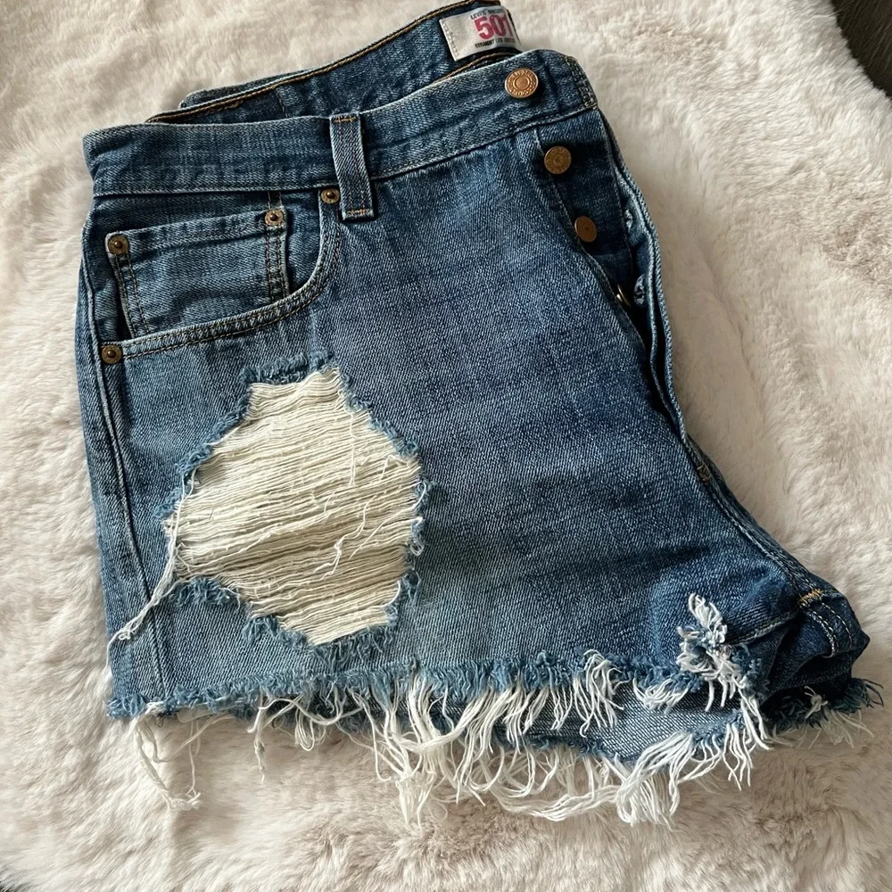 LEVI’S‎ Women's Distressed Denim Shorts